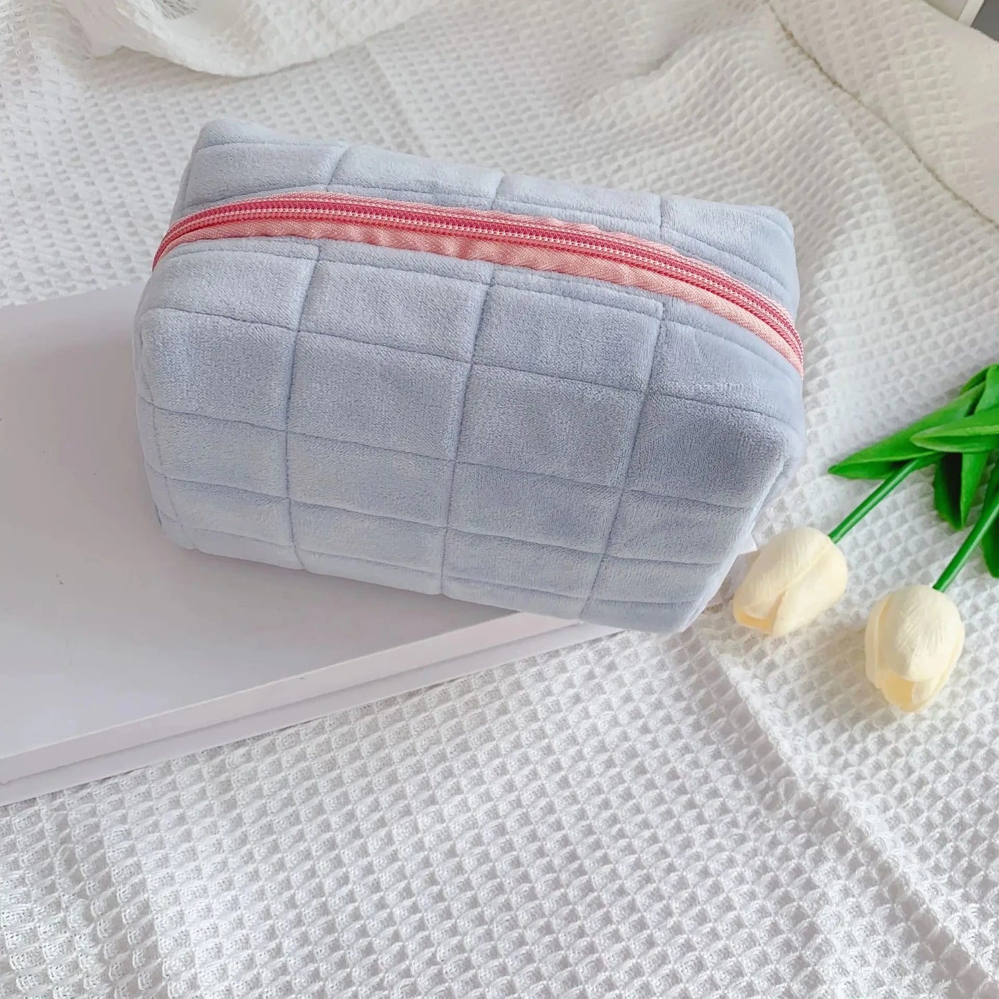 Zipper Large Solid Color Cosmetic Bag Cute Fur Makeup Bag for Women Travel Make Up Toiletry Bag Washing Pouch Plush Pen Pouch