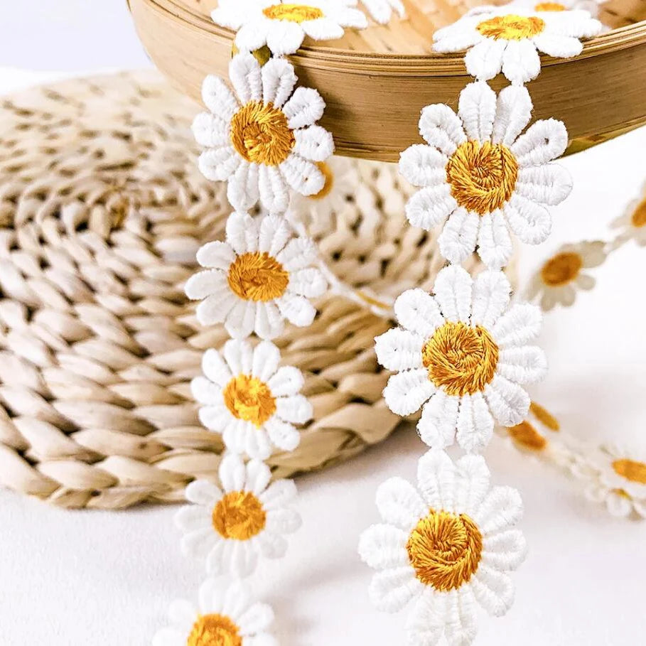 2 Yards White Daisy Flower Lace Fabric Applique Sewing Triming for Clothing Decoration 2.5cm Wide