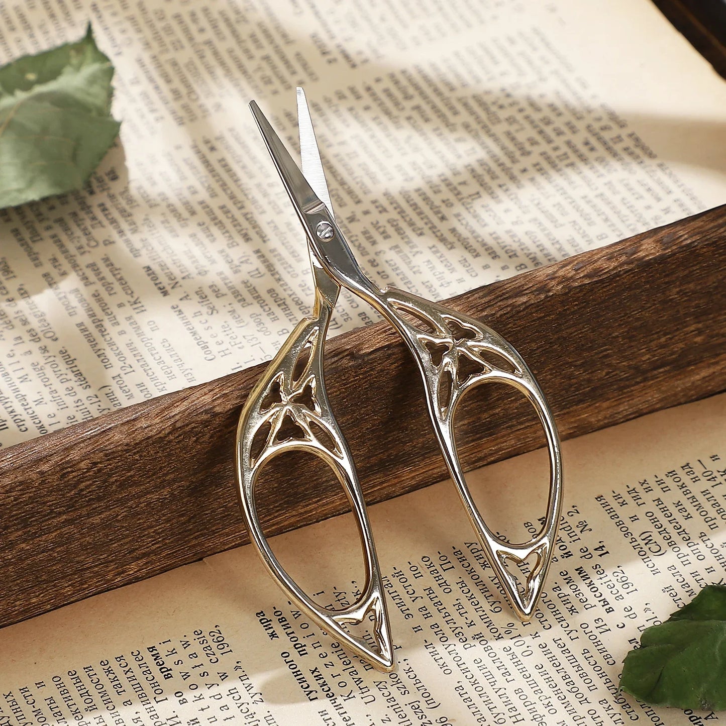 JIANWU  Vintage Crane Stainless Steel Scissors Cutting Tools Creative DIY Student Supplies Stationery