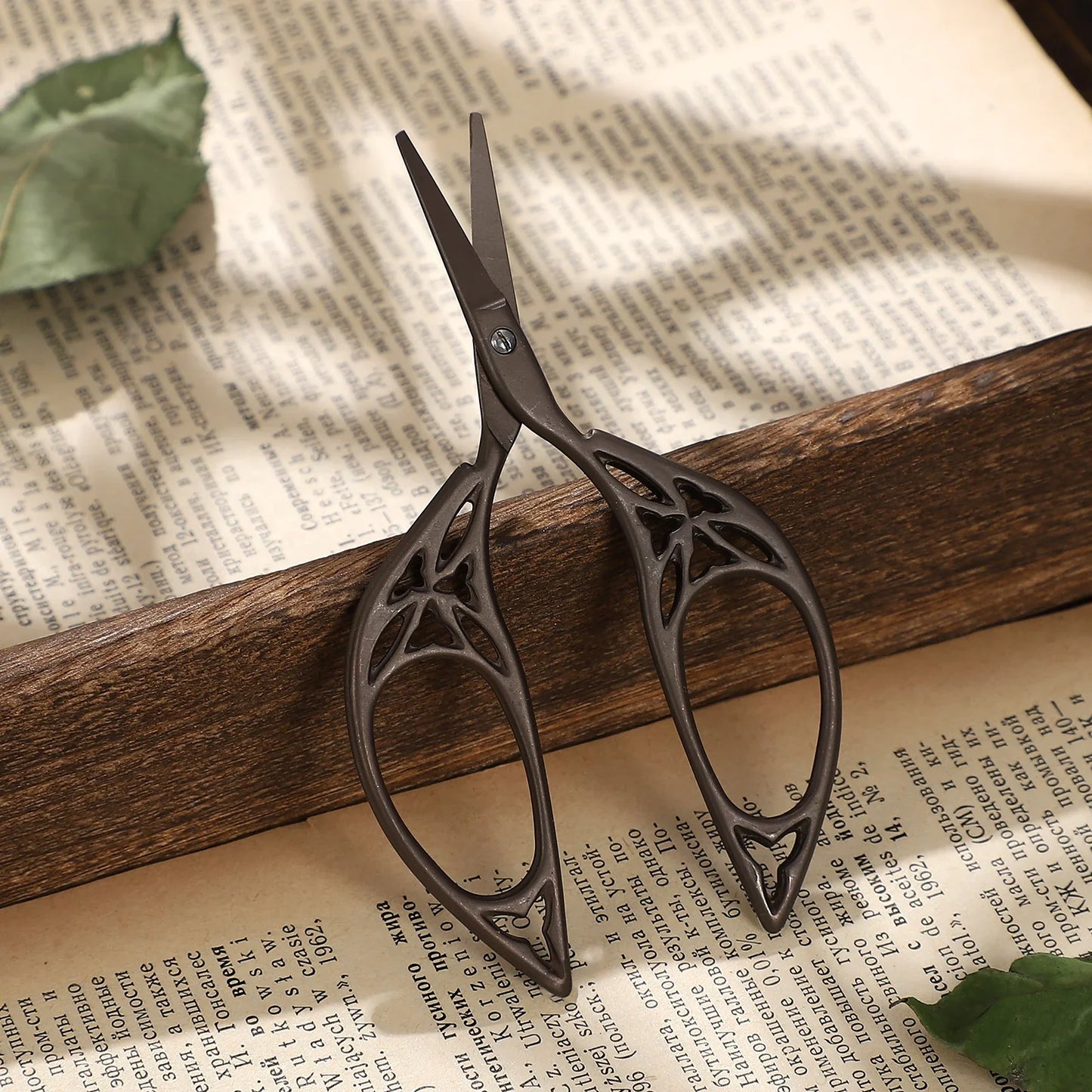JIANWU  Vintage Crane Stainless Steel Scissors Cutting Tools Creative DIY Student Supplies Stationery