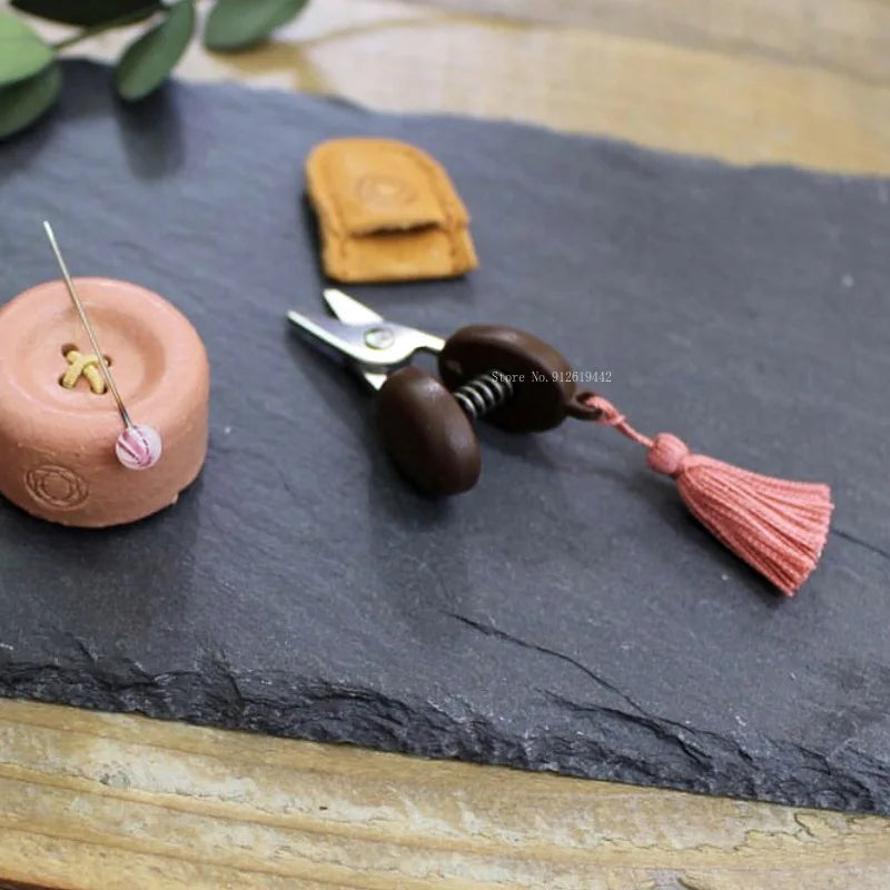 Cute Small Scissors Leather Product Thread Cutting Tool DIY Handwork Making Leather Goods Fabric Embroidery Portable Scissors